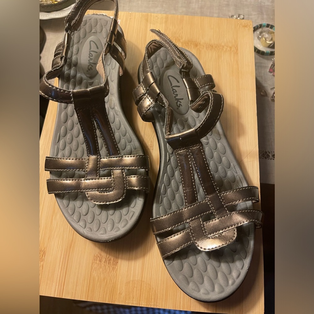 Clark gold sandals size 6